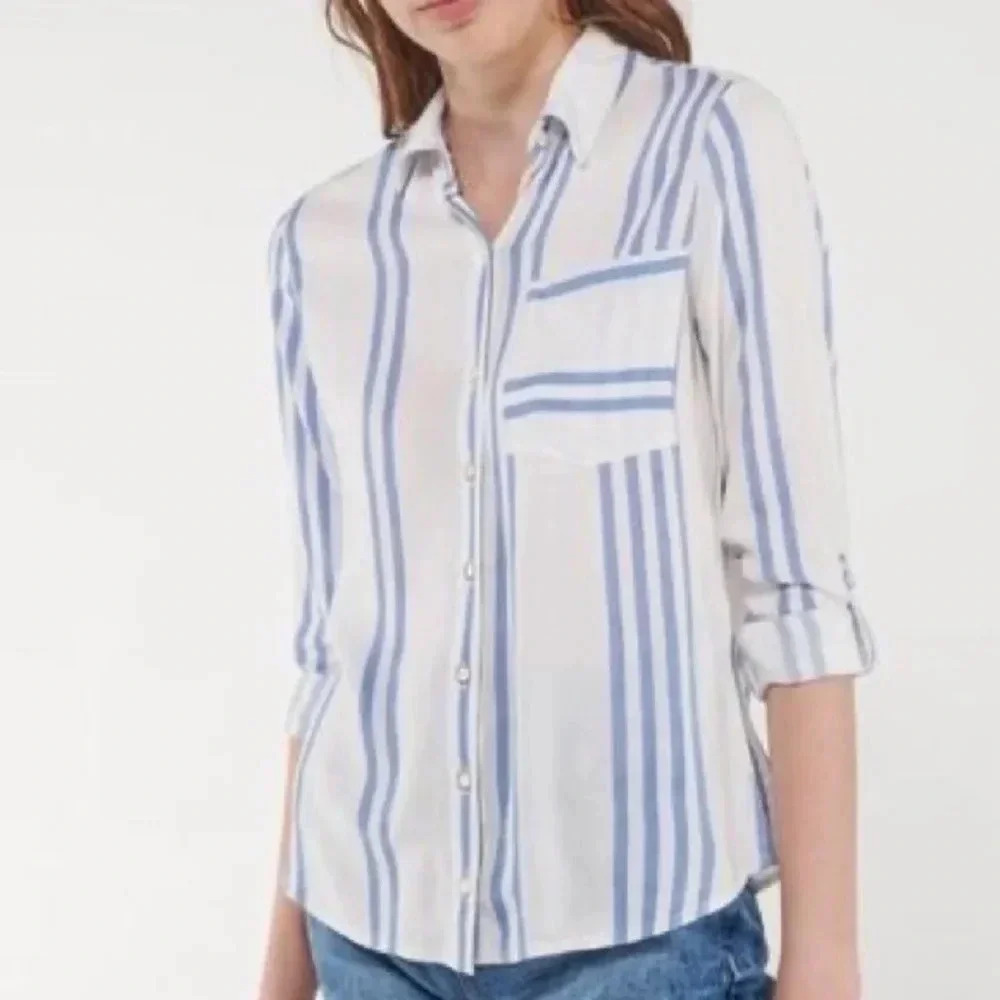 KOAJ BASIC WOMENS‎ BLUE/WHITE BUTTON DOWN LONG SL… - image 10